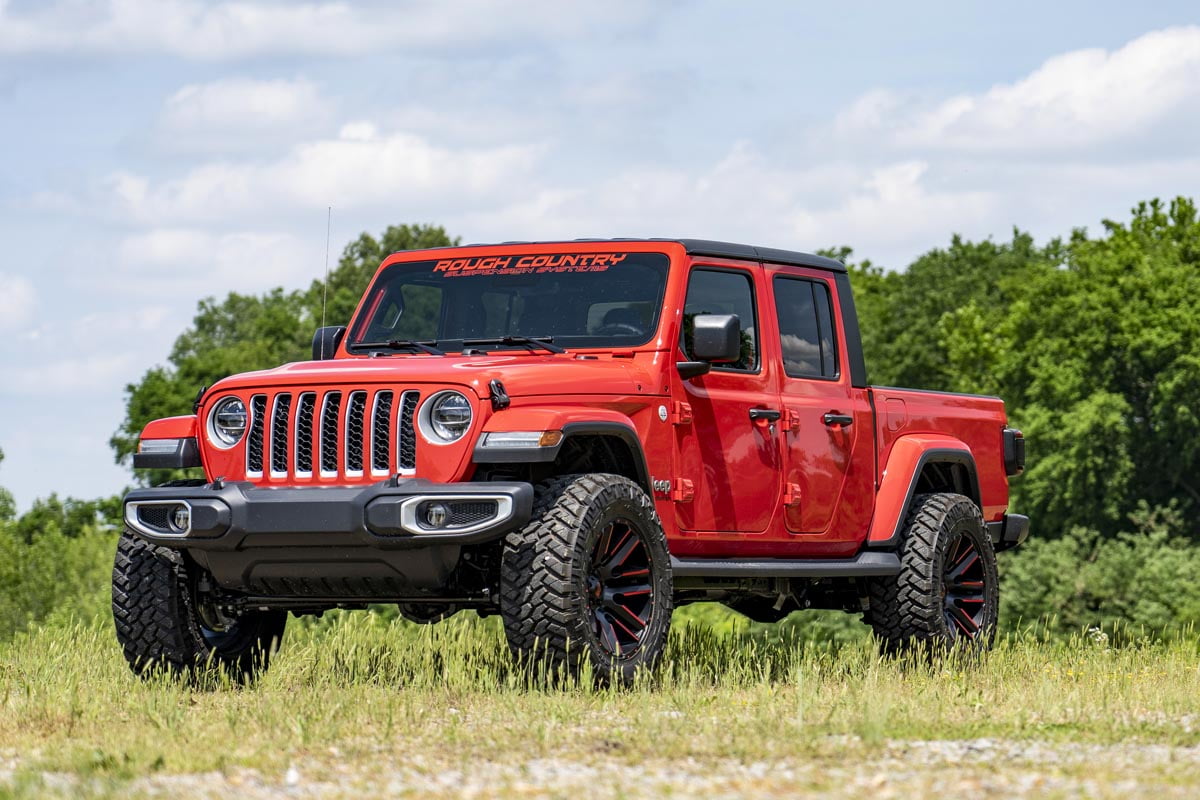 Rough Country 2.5" Lift Kit (fits) 2020 Jeep Gladiator JT | Suspension System | 63400