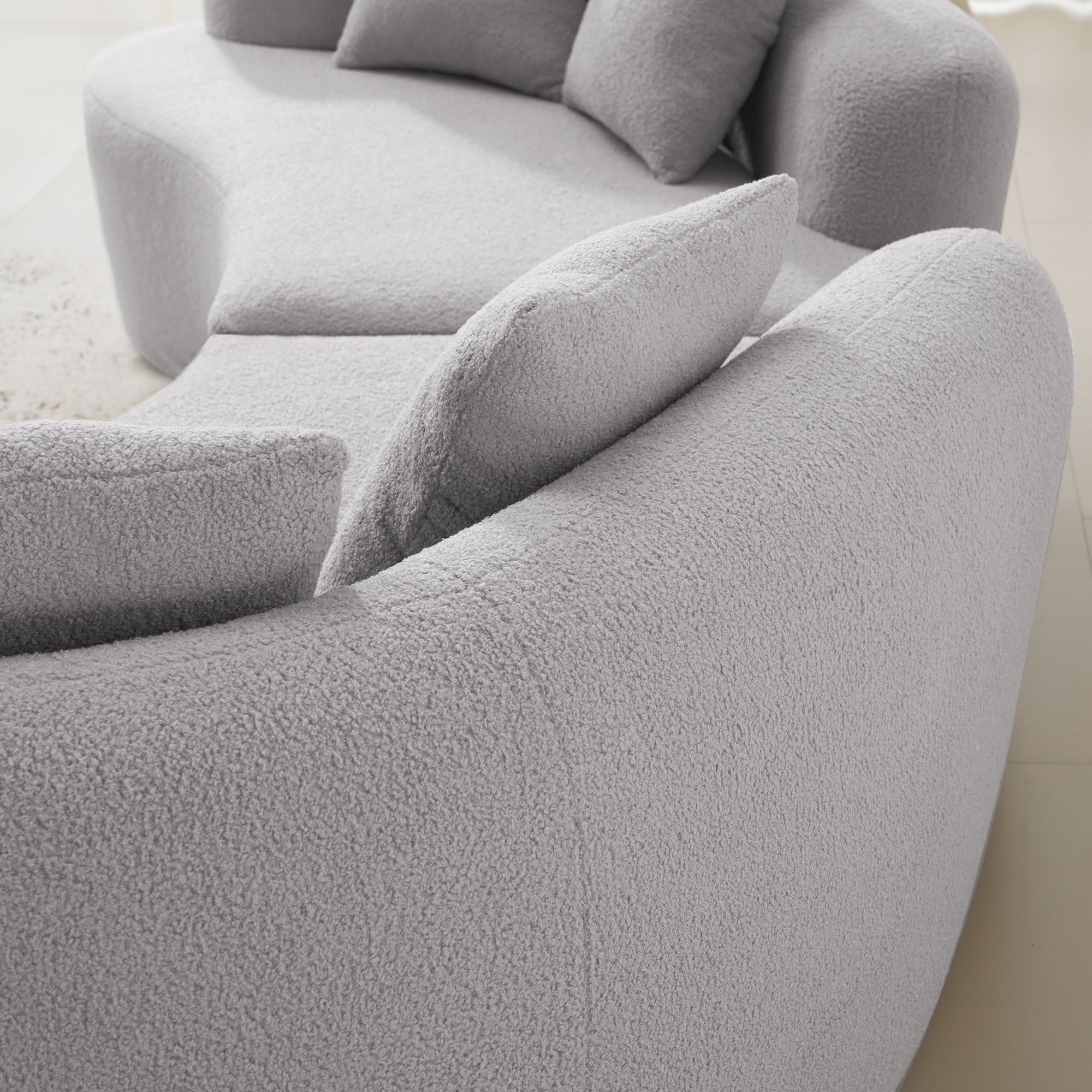 MAYEERTY Curved 4-Seat Compressed Sectional Sofa, Teddy Velvet Modular Couch with Throw Pillows, High Density Foam & Spring Filled No-Assembly Sofa for Living Room Apartment Small Spaces