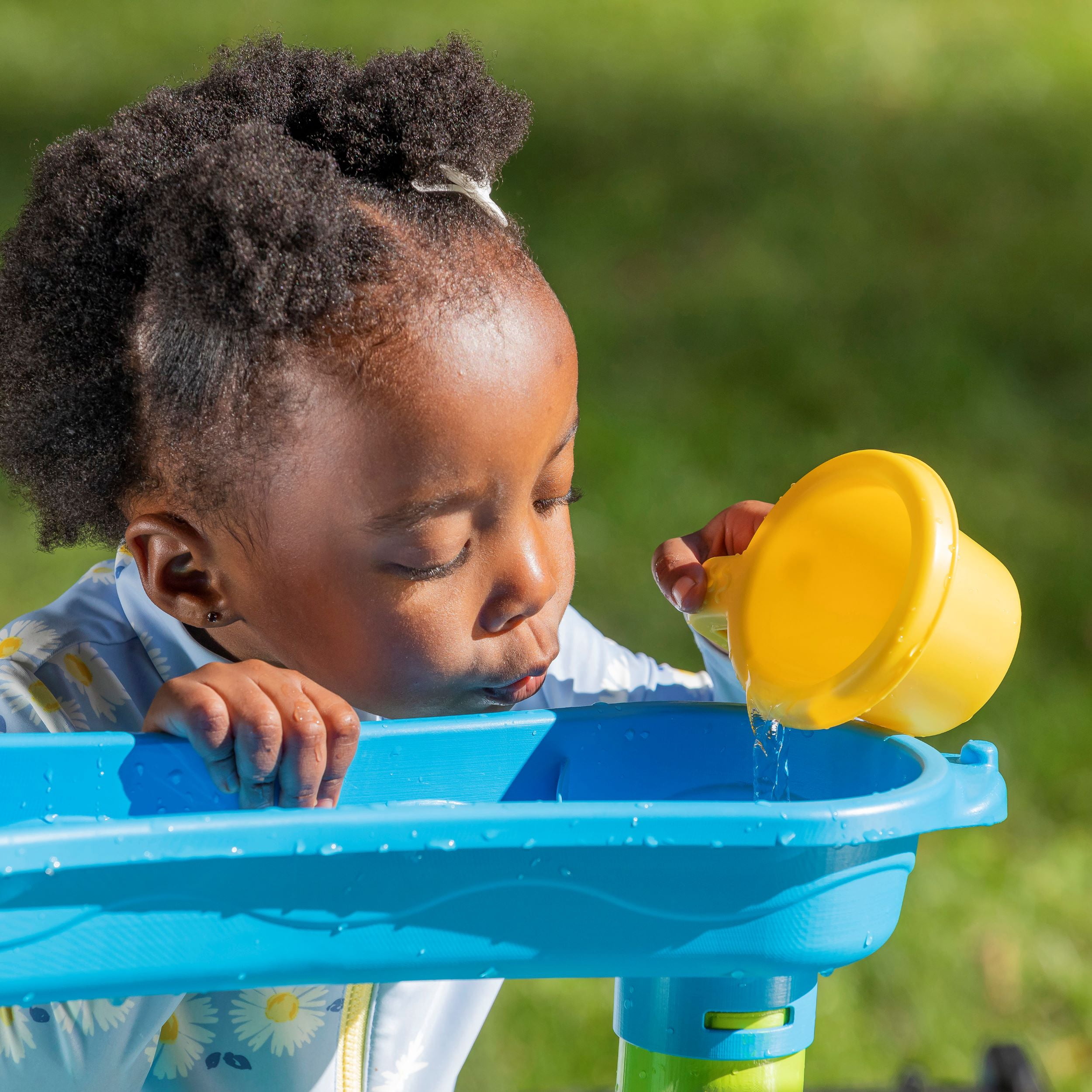 Step2 Double Showers Splash Water Table for Kids, Outdoor Kids