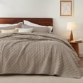 thumbnail image 1 of Colchas ligeras Quilt Bedsure, tamaño king, color topo, 1 of 7