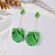 thumbnail image 5 of 1 par (verde) Pendientes colgantes de pétalos de rosa acrílicos para mujer Pendientes largos de flores de rosas en niveles Declaración bohemia Pendientes de borlas florales de resina exagerada JM, 5 of 5