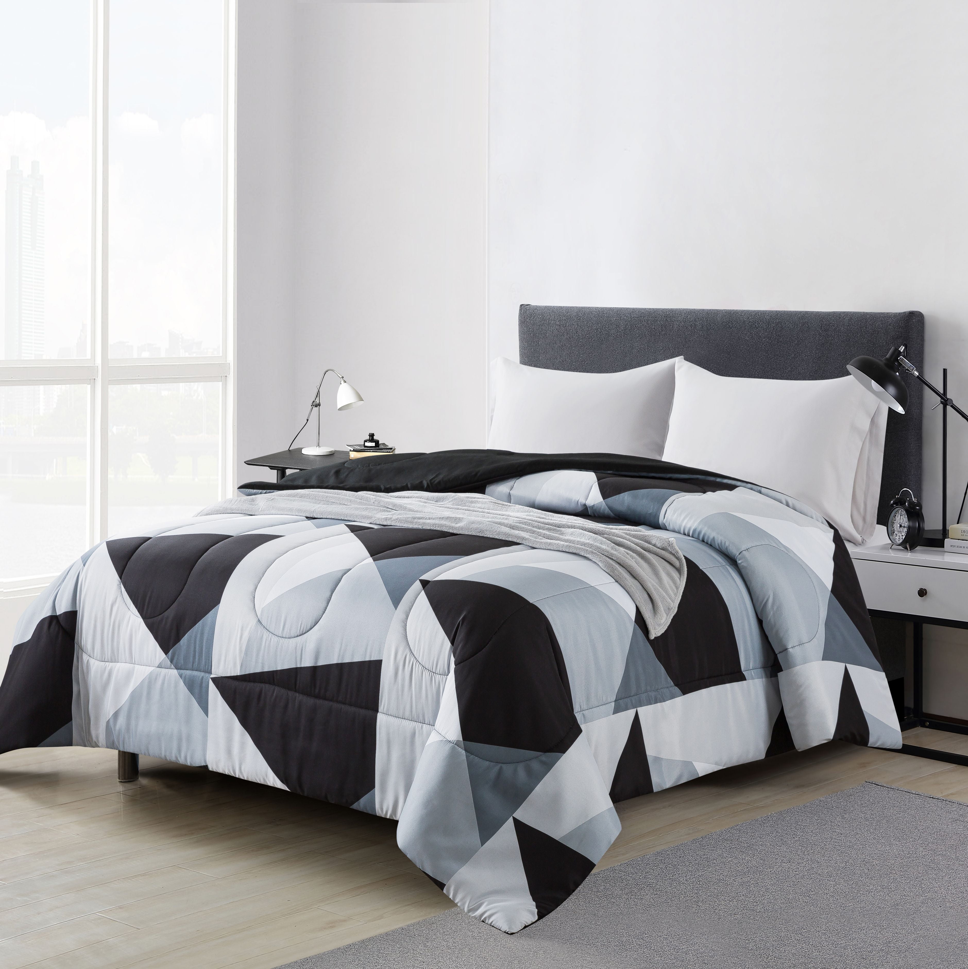 Mainstays 4 Piece Black and White Geometric Bed in a Bag, Twin Xl