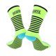 thumbnail image 1 of Calcetines de ciclismo Unique Bargains, transpirables, absorbentes de sudor, desodorantes, anti-fricción, negros y verdes, tamaño L., 1 of 6