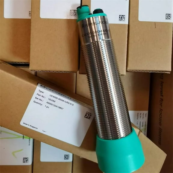 New Ultrasonic Sensor UC4000-30GM-IUR2-V15 Fast Ship