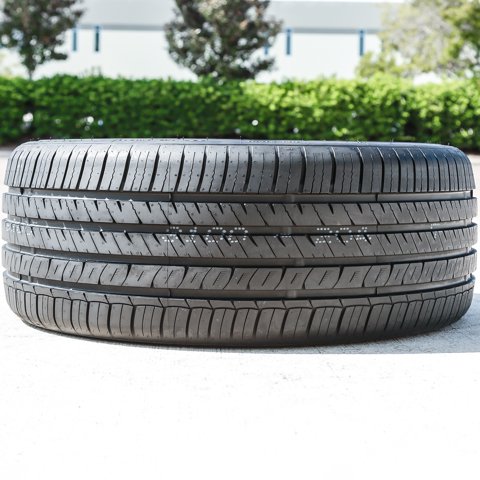 Evoluxx Capricorn UHP 235/45R19 95W High Performance a/s All Season Tire simolary.com 31 Evoluxx Capricorn UHP 235/45R19 95W High Performance a/s All Season Tire Simolary simolary.com 31