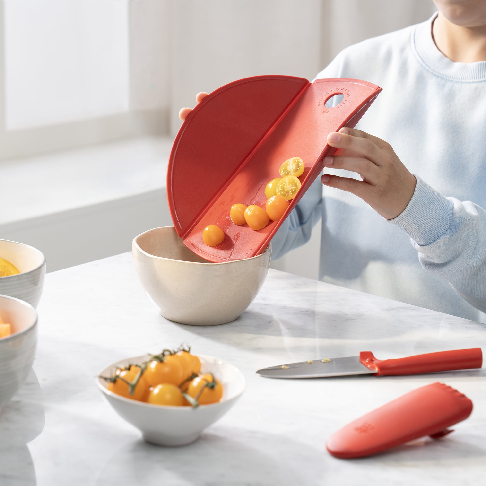 ZWILLING TWINNY Kids Chef’s Knife and Cutting Board 2-pc Set, Red
