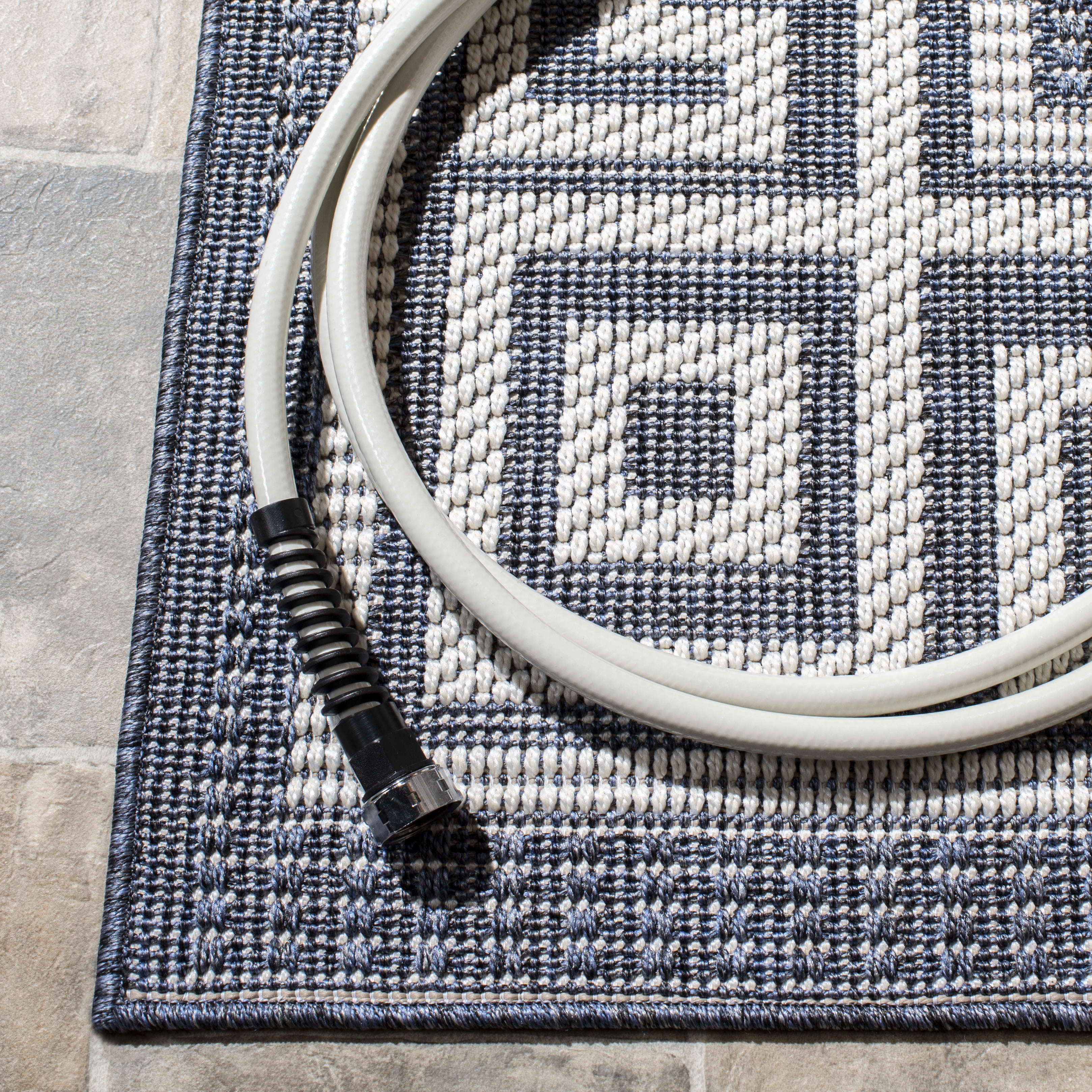 SAFAVIEH Machine Washable Rug Indoor/Outdoor Bermuda Collection - Bermuda Isidora Geometric Machine Washable Indoor/Outdoor Area Rug, Dark Blue/Ivory, 8' x 8' Square