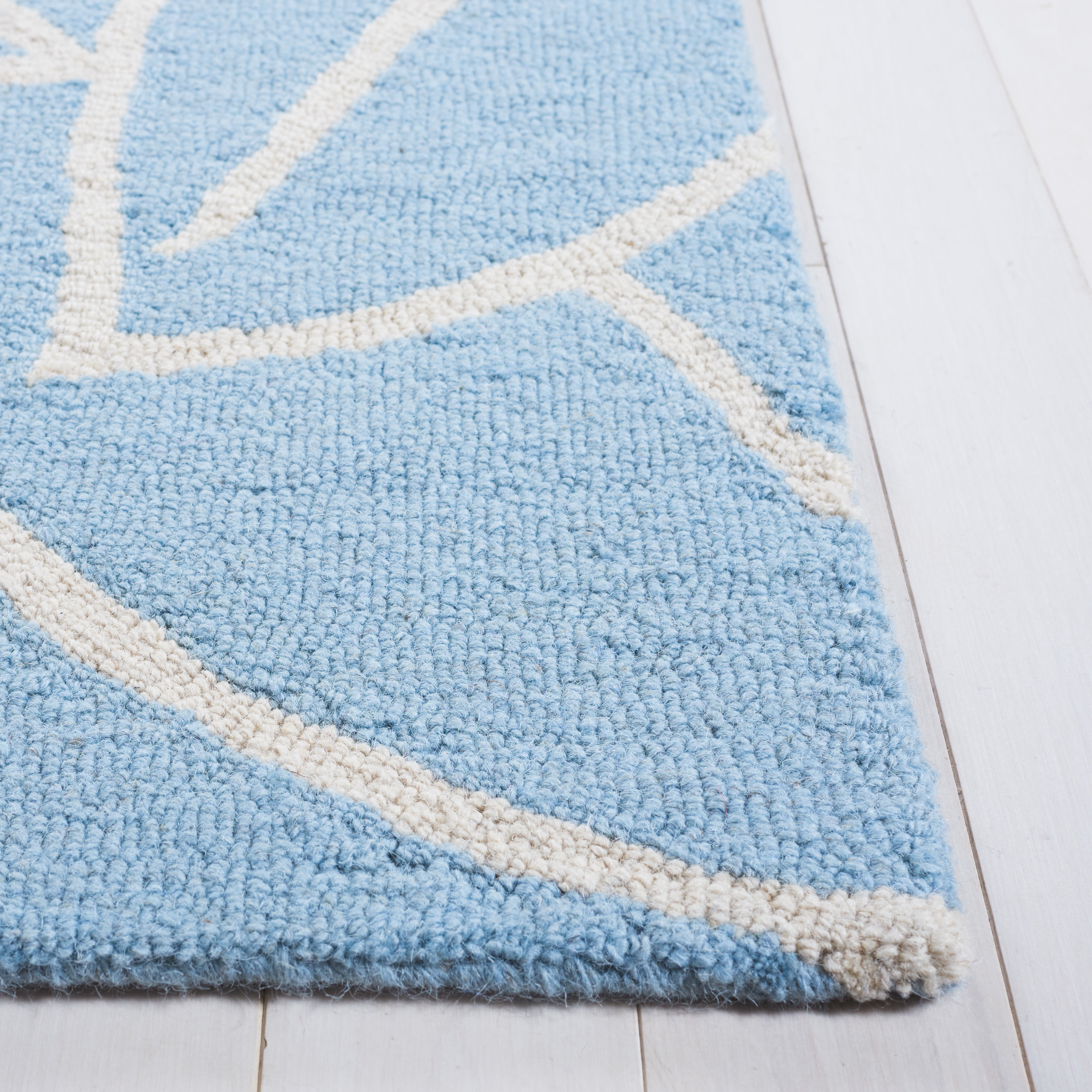 SAFAVIEH Fifth Avenue Deborah Abstract Area Rug, Light Blue/Navy, 4' x 6'