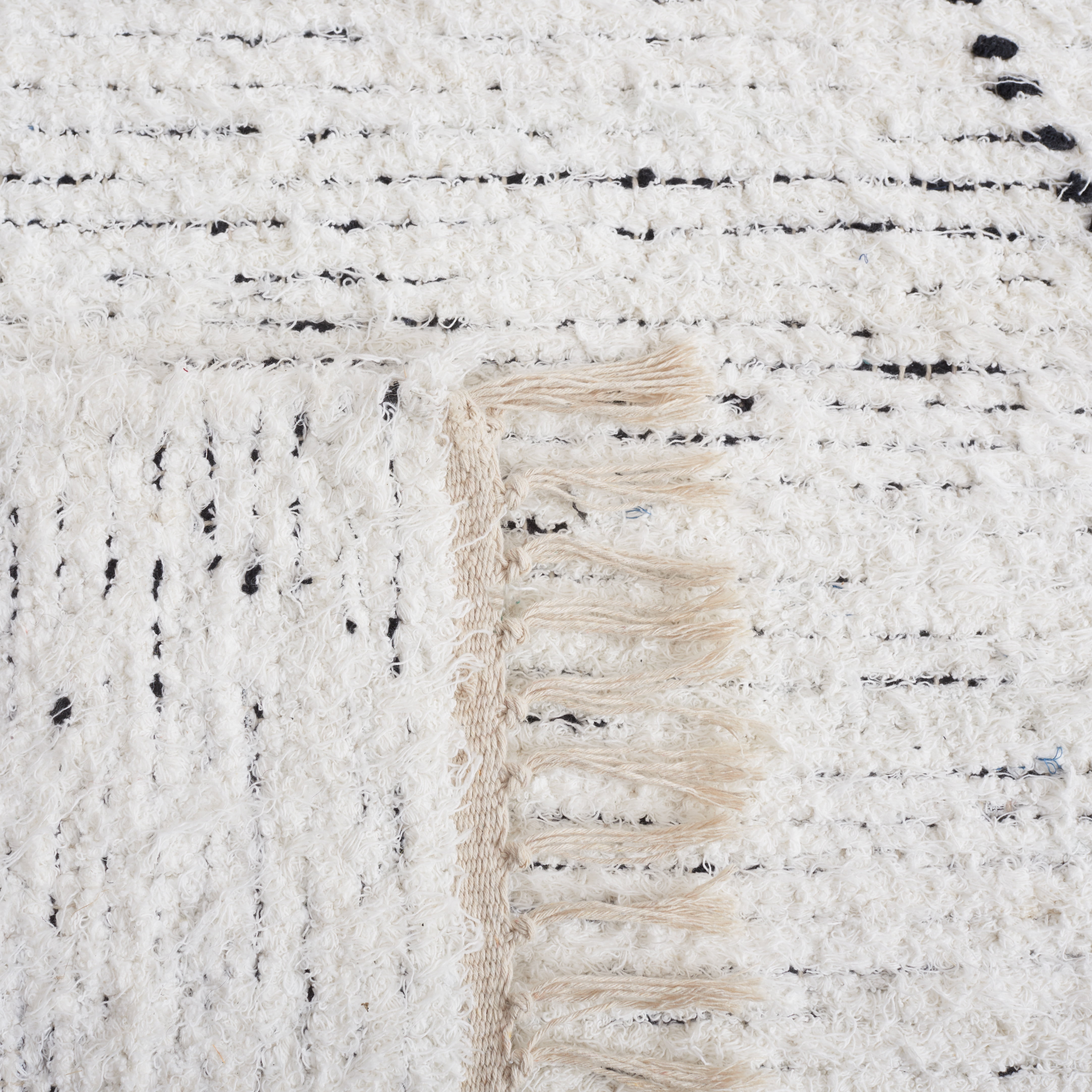 SAFAVIEH Casablanca Alayna Diamond Cotton Area Rug, Ivory/Black, 5' x 8'