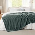 thumbnail image 2 of Manta polar Bedsure Mallard Green para sofá, 230 x 230 cm, 2 of 7