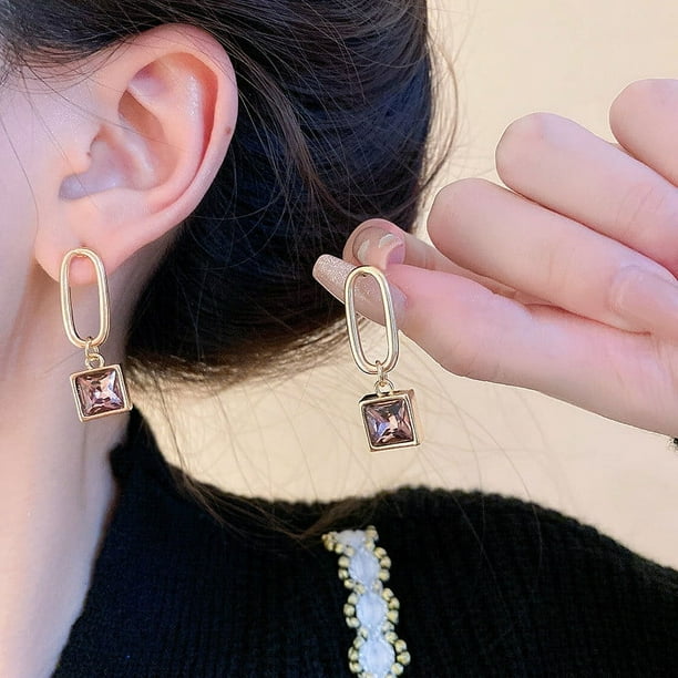 Pendientes de aguja con forma de corazón de circonita cúbica, estilo europeo y moderno, con personalidad, de alta gama (1 par)