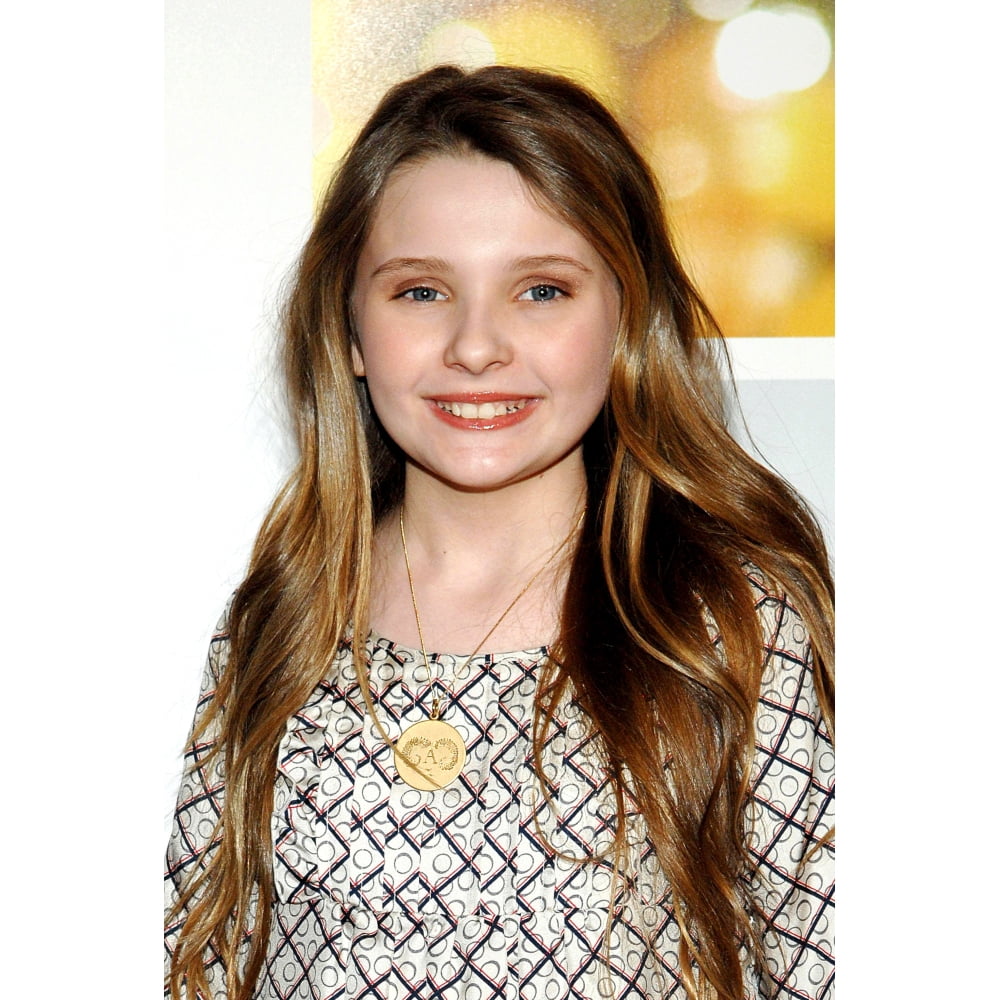 Abigail Breslin At Arrivals For Definitely, Maybe Premiere, Ziegfeld ...