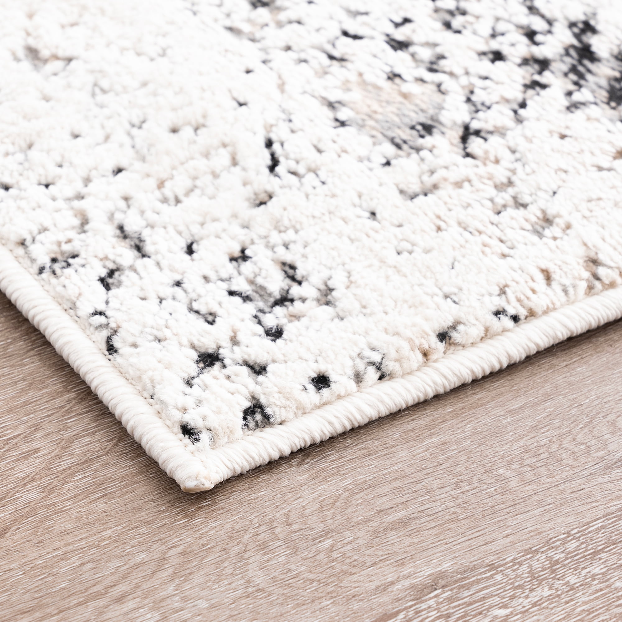 Alpha Contemporary 2' x 3' Beige and Gray Polyester Indoor Area Rug