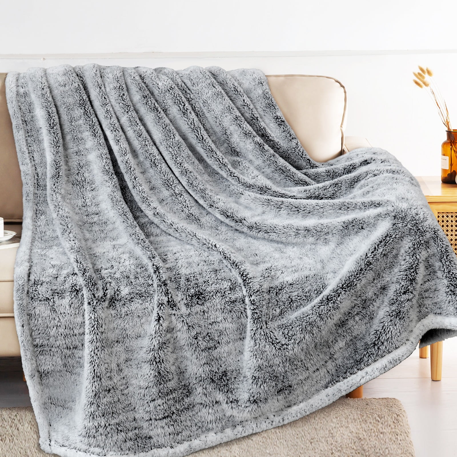 Exclusivo Mezcla Plush Extra Large Fleece Throw Blanket for Couch, Bed