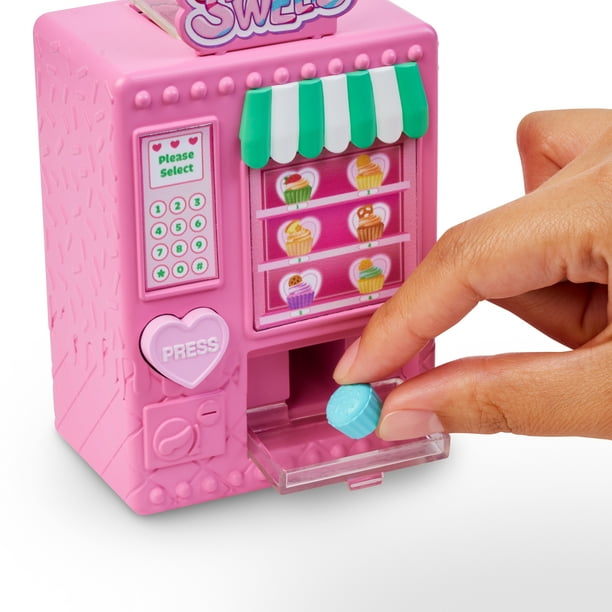 Chloe Cupcake Playset - Walmart Business Supplies
