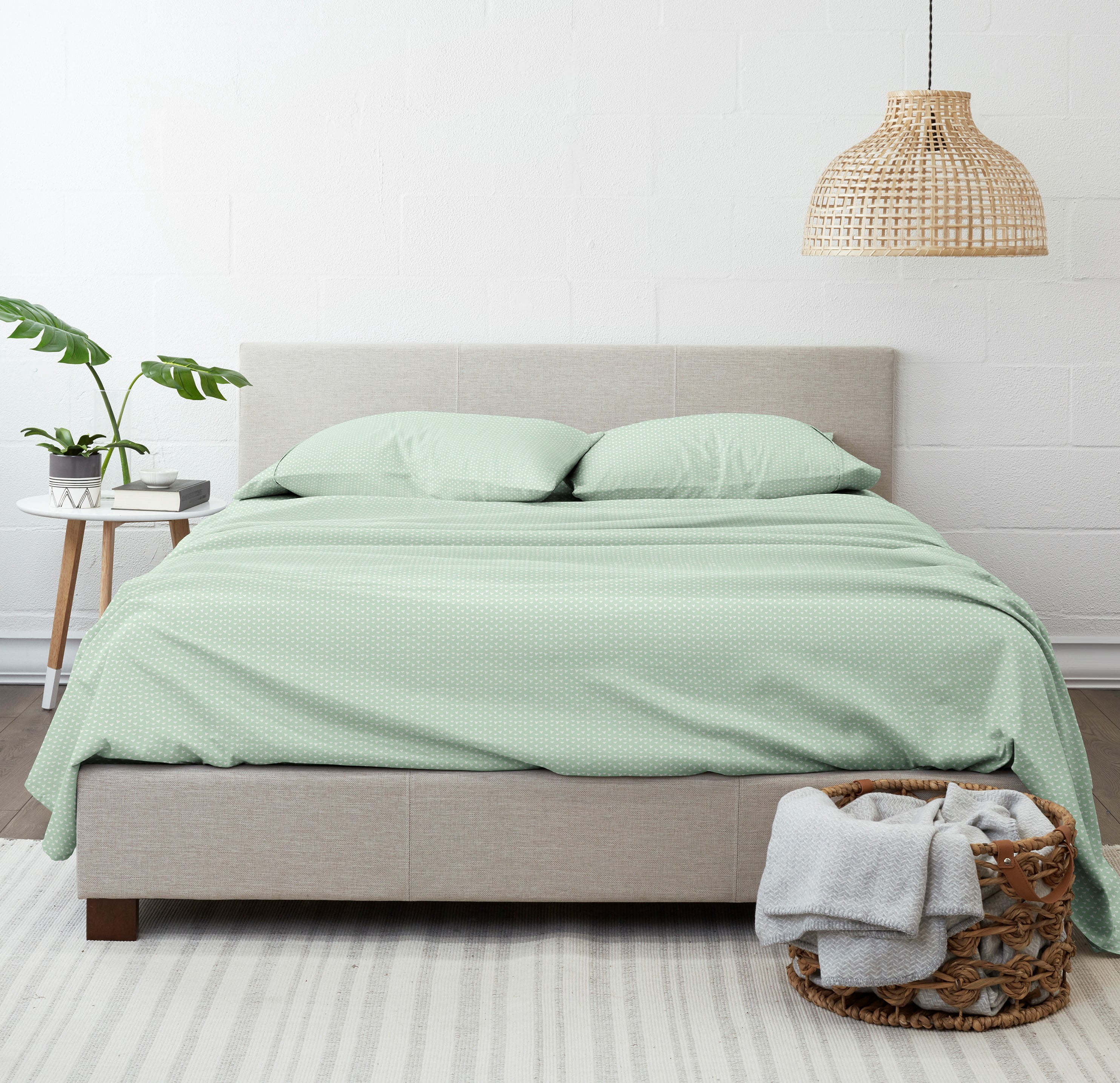 Noble Linens 4 Piece Pattern Microfiber Bed Sheets Set, Jade Urban Arrows, Full