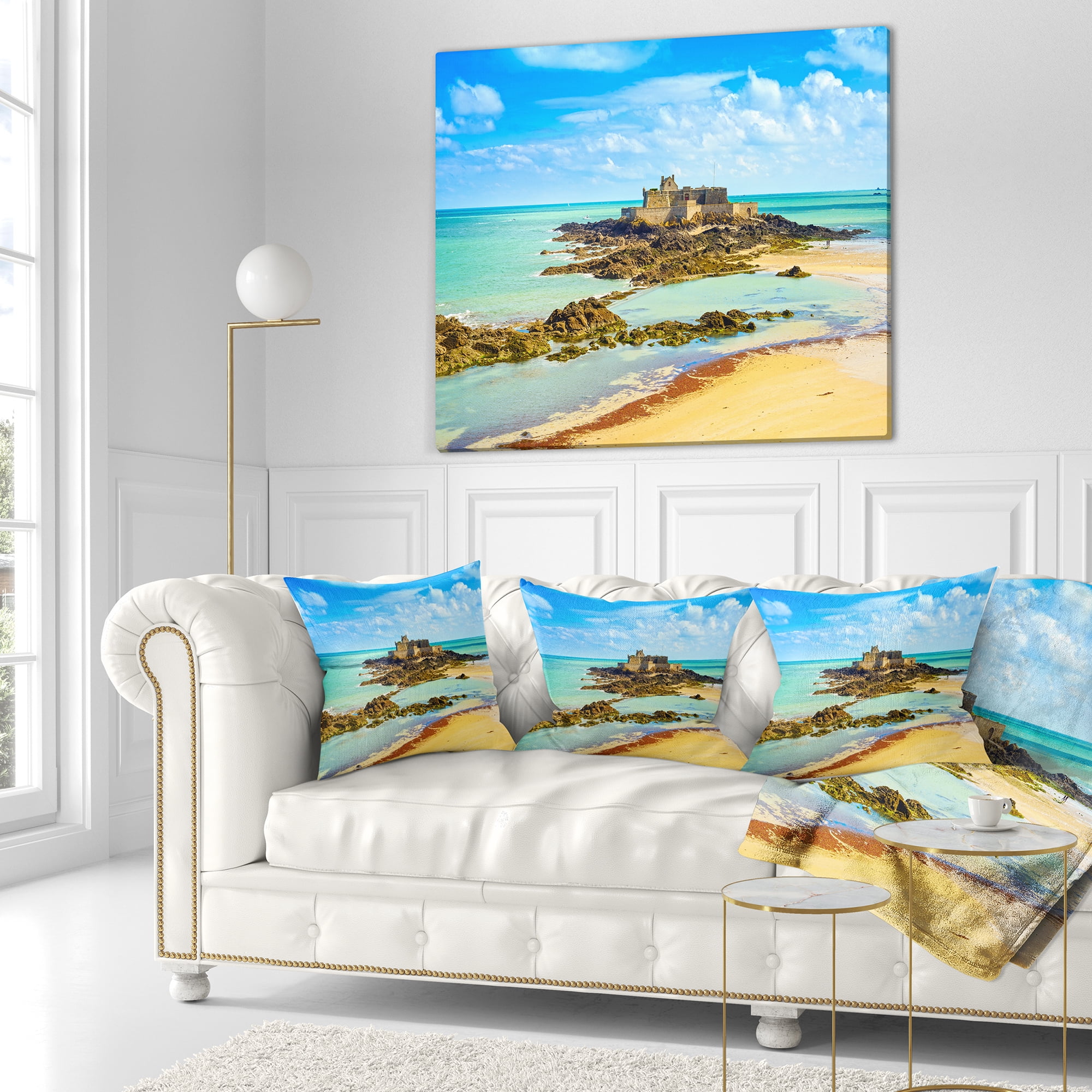 Designart Saint Malo Fort National Beach - Seascape Throw Pillow - 18x18
