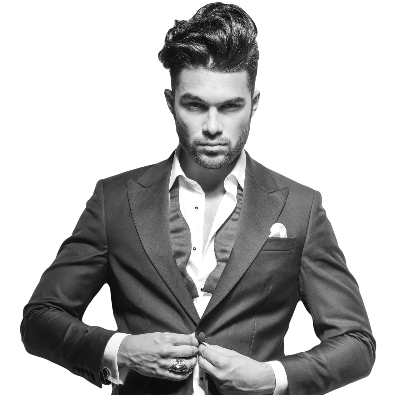 Pommade coiffante 3-en-1  Lustre et lisse les cheveux, enrichie d’ingrédients bons pour le soin des cheveux, incluant un mélange d’extraits naturels pour aider à garder le contrôle sur vos cheveux et