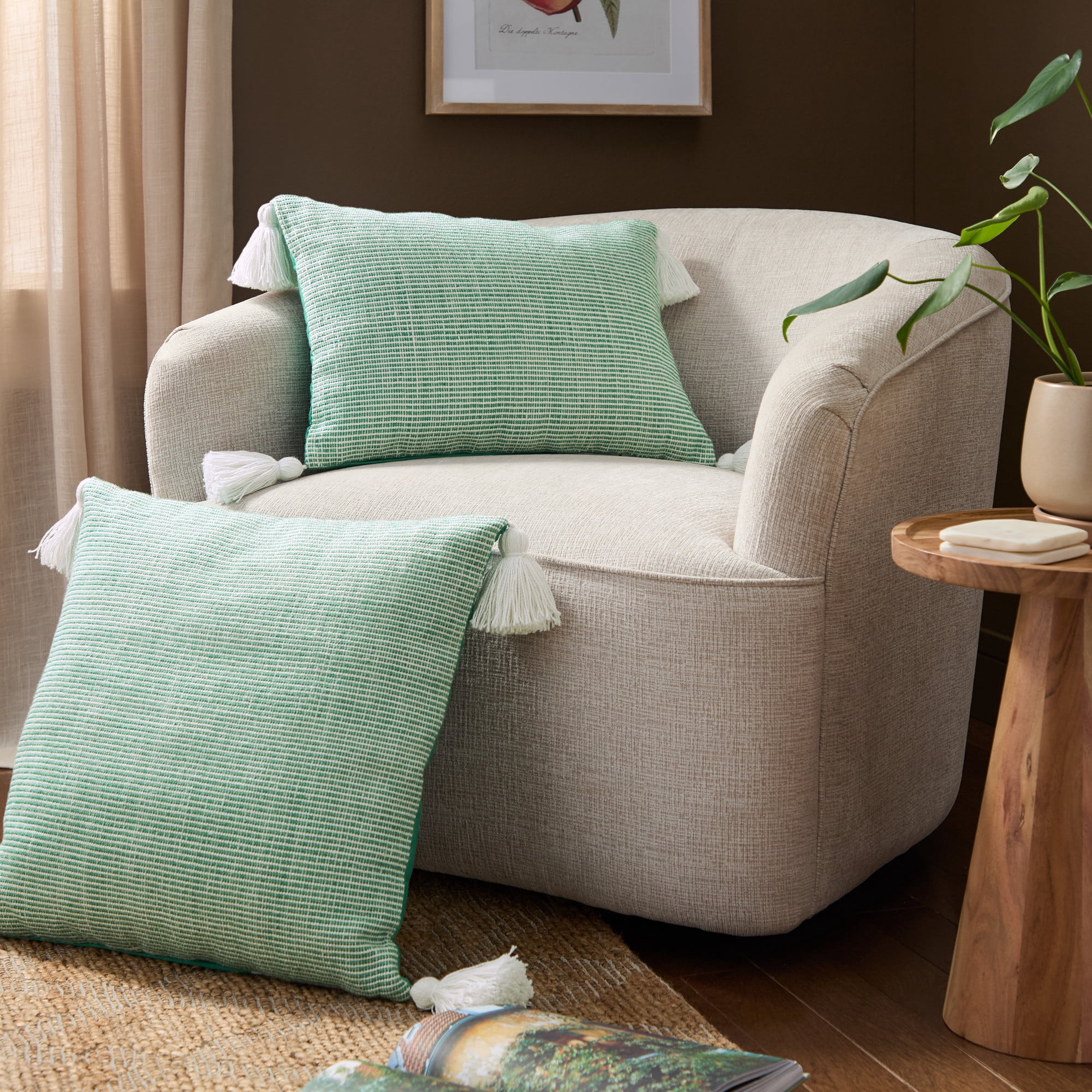 TOWN & COUNTRY TERRA Alara Ribbed Texture Handcrafted Indoor Outdoor Decorative Pillow, 100% Recycled Materials, UV Fade Resistant, Water Repellent, Green/Ivory, 20"x20"