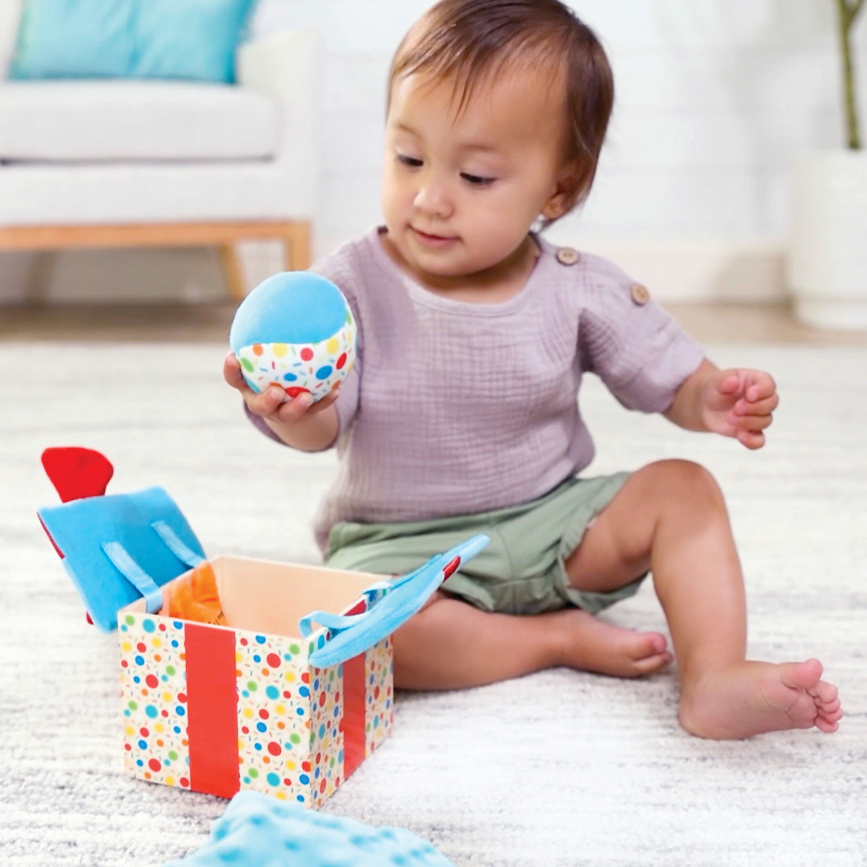 Melissa & Doug Wooden Surprise Gift Box Infant Toy (5 Pieces)