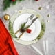 thumbnail image 4 of Mantel individual redondo de muñeco de nieve navideño | Decoración navideña | Mantel individual aislante y resistente al calor | Lino sintético | Redondo de 35,5 cm | Decoración para cenas navideñas, 4 of 5