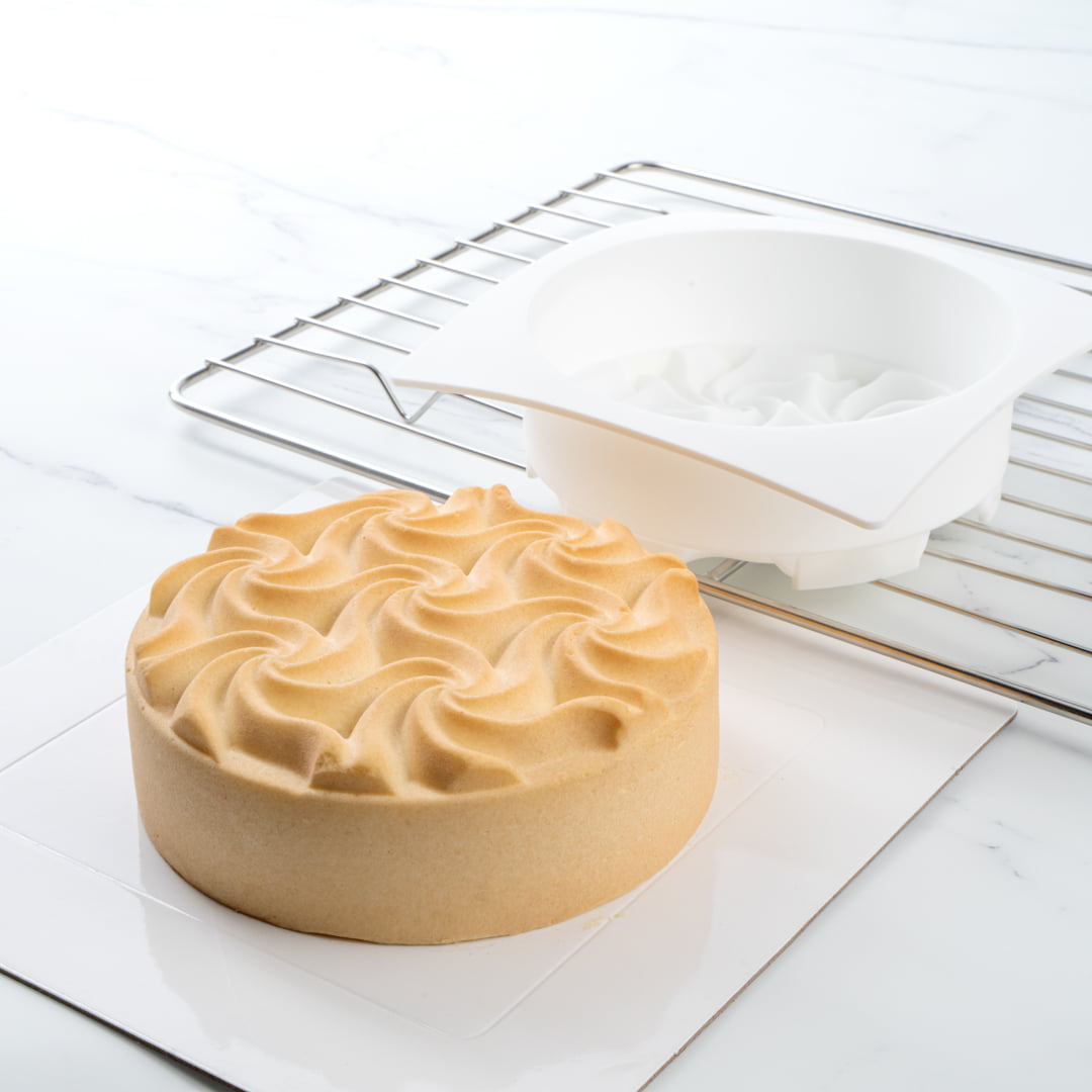 Pastry Tek Silicone Swirl Cake Baking Mold - 10 count box