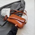 thumbnail image 3 of Bolso de cuero PU para axila impermeable para mujer bolsas de viaje con cierre de hebilla de gran capacidad (marrón), 3 of 6