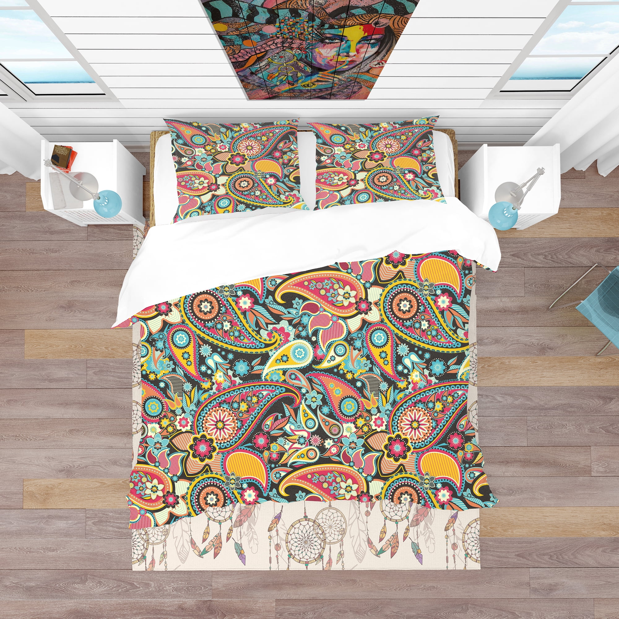 Designart 'Traditional Asian Elements Paisley' Bohemian & Eclectic Duvet Cover Set