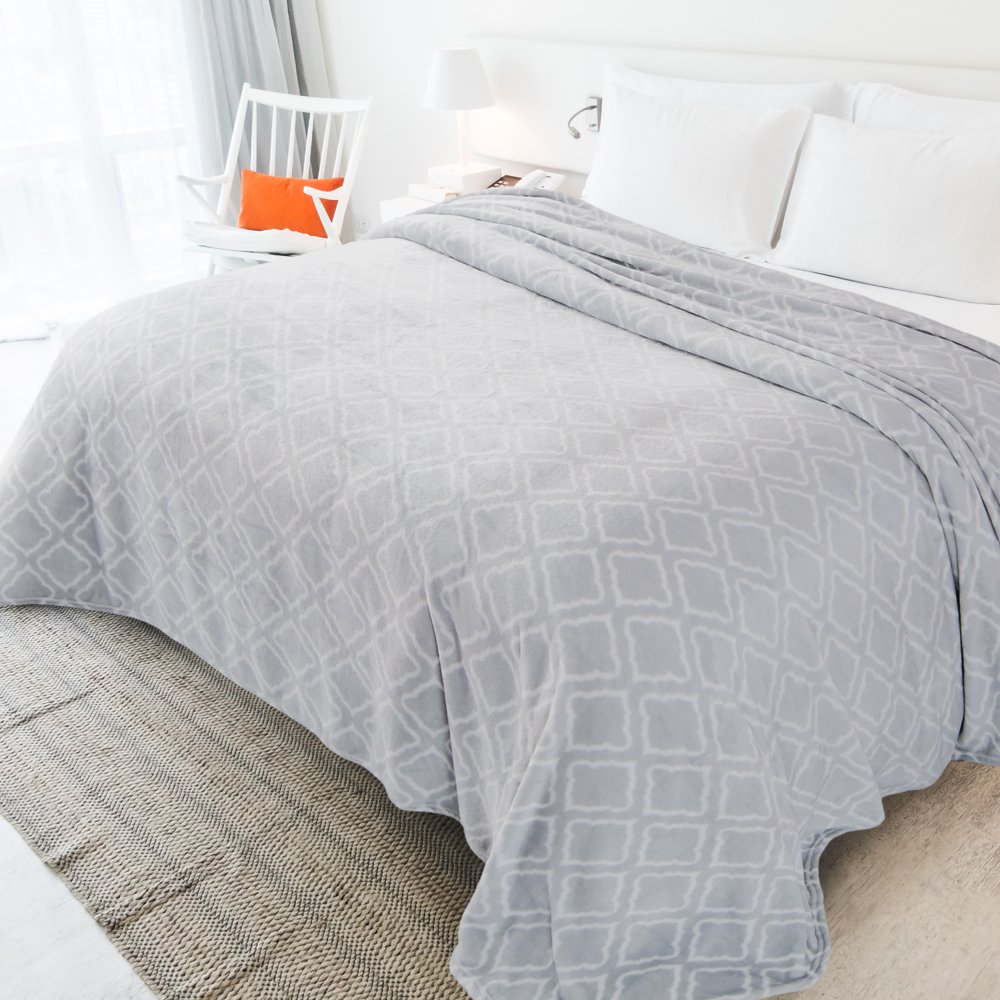 Bedsure Flannel Fleece Blanket Printed Lattice Scroll Gray Blanket