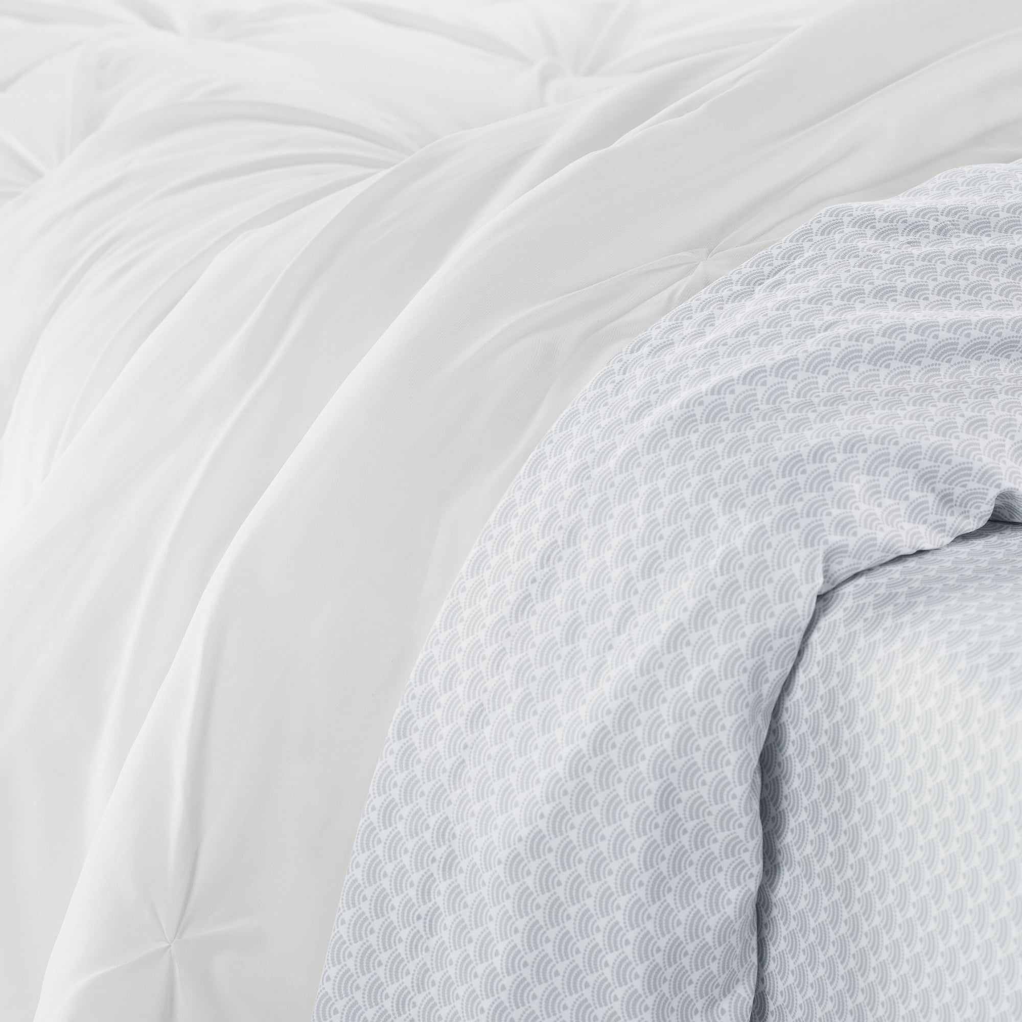 Serta Simply Clean 7-Piece White Pleated Bed in a Bag, Full