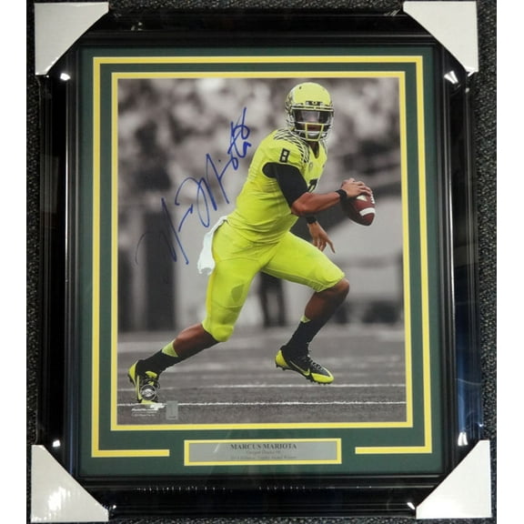 Marcus Mariota Autographed Framed 16x20 Photo Oregon Ducks MM Holo 89809