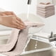 thumbnail image 1 of Soportes de pared para ducha de mano | Sin clavos, sin necesidad de taladrar | Base de ducha de mano autoadhesiva y ajustable | Construcción duradera de poliéster | Instalación fácil | 1 Pack | Gris, 1 of 6
