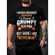 thumbnail image 1 of Camiseta informal de cuello redondo para hombre, 100 % algodón, manga corta, corte regular, ligeramente elástica, con estampado humorístico de "Viejo Gruñón", ideal para verano, para adultos y adolesc, 1 of 5