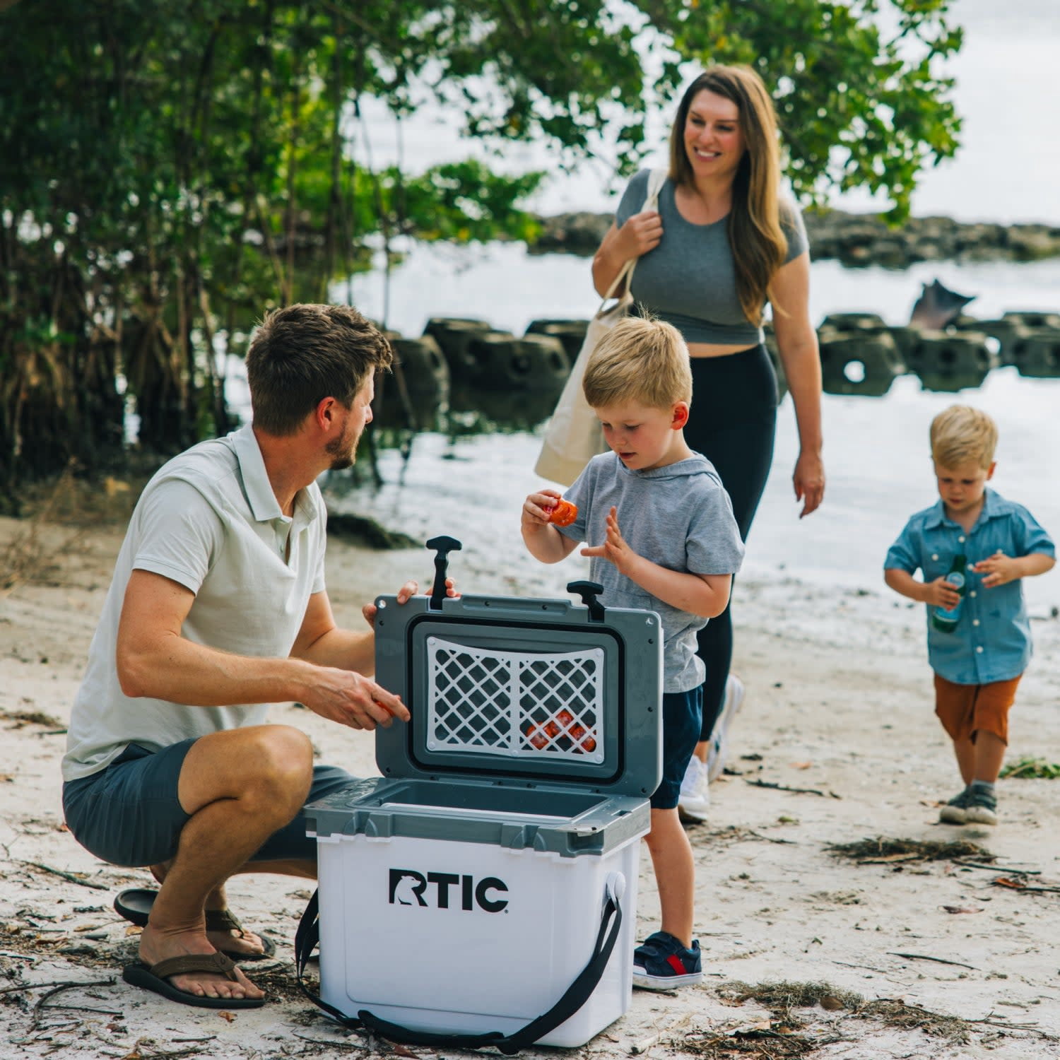 RTIC 22 QT Hard-Sided Cooler, Fits 30 Cans or 8 Wine Bottles, Cool Grey & Navy