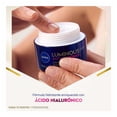 thumbnail image 4 of Crema facial NIVEA Luminous 630 de noche con ácido hialurónico 50 ml, 4 of 9