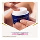 thumbnail image 4 of Crema facial NIVEA Luminous 630 de noche con ácido hialurónico 50 ml, 4 of 9