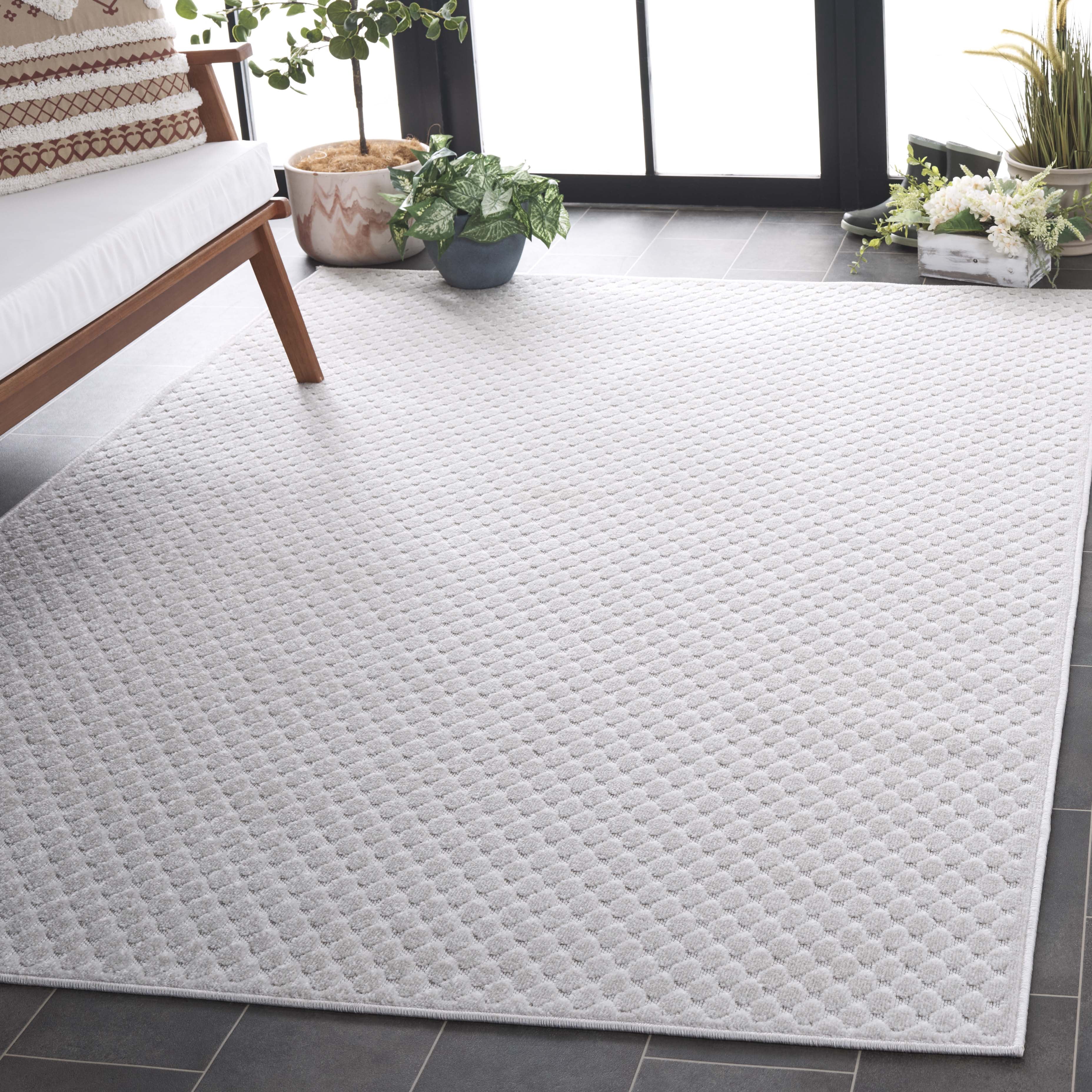 SAFAVIEH Stella Rosheen Geometric Indoor/Outdoor Area Rug, Ivory, 4' x 6'