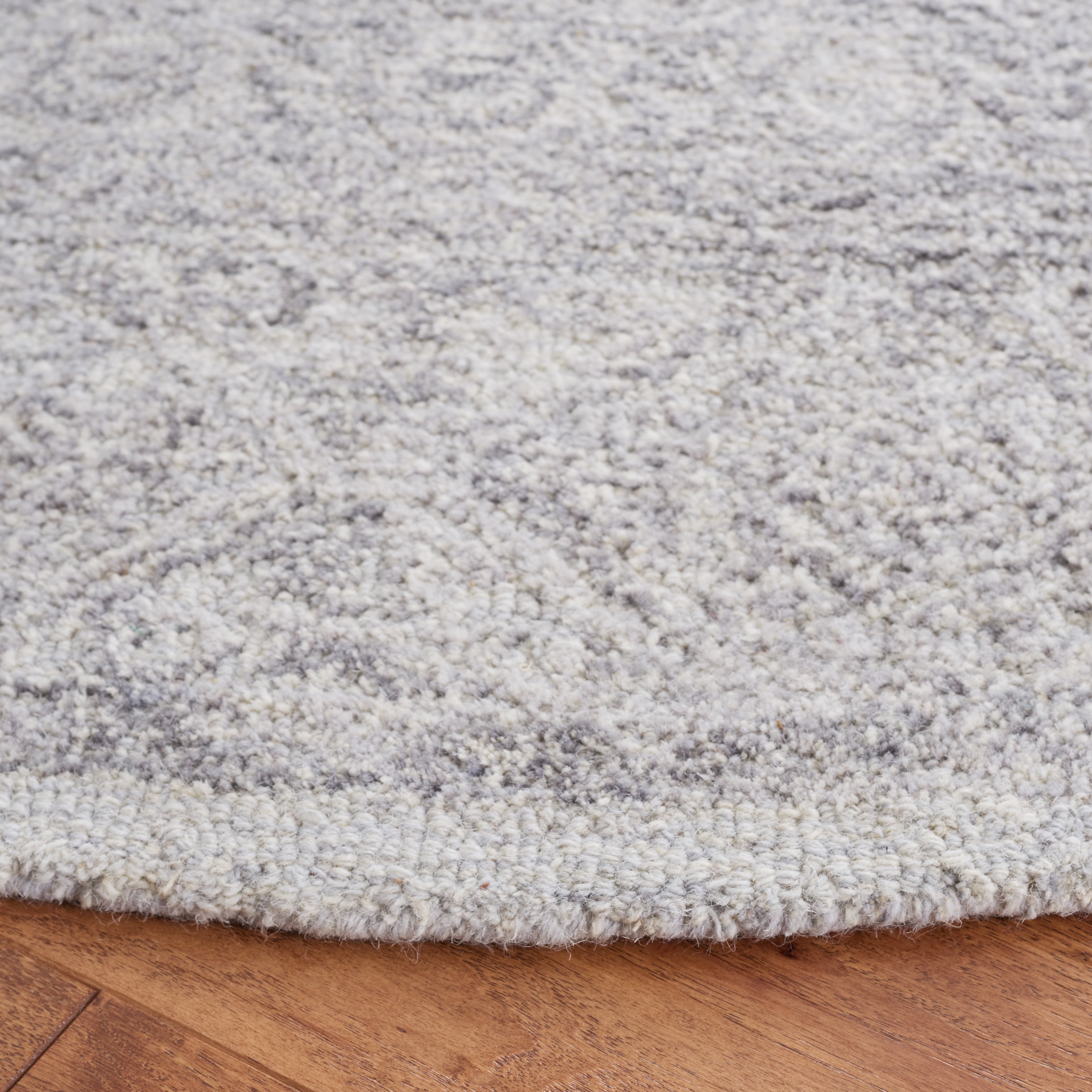 SAFAVIEH Marquee Lalit Diamond Area Rug, Grey, 6' x 6' Round