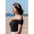 thumbnail image 3 of Las diademas para mujer están hechas de material cómodo y antideslizante. La diadema roja es elegante. Las diademas de guepardo están de moda., 3 of 4