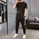 thumbnail image 3 of Conjuntos de pantalones superiores blancos Ropa de hombre negra Conjunto básico holgado de 2 piezas Novedad en camiseta fresca de alta calidad Hombre Chic Algodón Kpop, 3 of 5