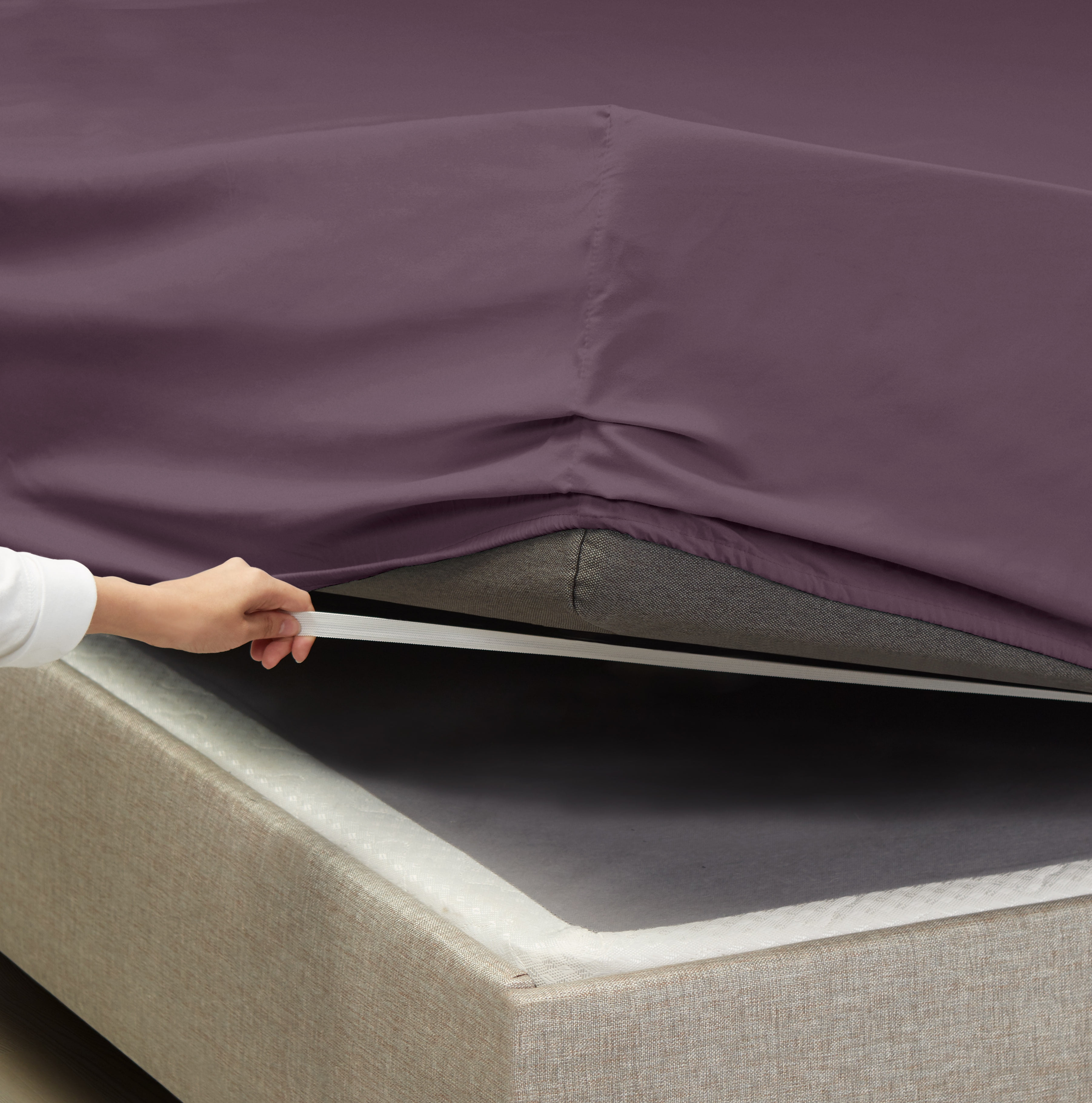 Hearth & Harbor Deep Pocket 5 Piece Solid Bed Sheet Set, 1800 Thread Count Microfiber Sheets, California King, Eggplant