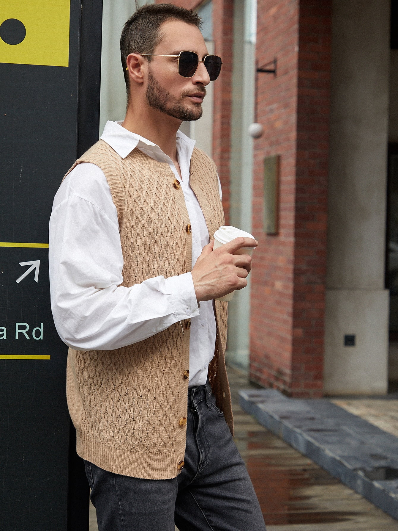 Khaki Men Sleeveless Argyle Knit 