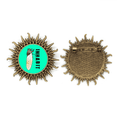 thumbnail image 1 of La cigarra. Pin de gancho de metal vintage con forma de sol Unbranded  M, 1 of 3