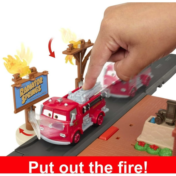 カーズ・オン・ザ・ロード - レッド・ファイアステーション Disney Pixar Cars Movie Toy: Red's Fire Station Playset with
