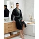thumbnail image 5 of Bata NY Threads Talle Chico-Mediano Franela de Peluche Negro Gris, 5 of 6