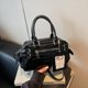 thumbnail image 3 of Bolso de bolos portátil para mujer, nuevo estilo 2025, moderno bolso de motocicleta coreano, bolso de mensajero, bolso de hombro sencillo e informal, 3 of 5