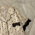 thumbnail image 3 of Pijamas finos de seda de hielo de alta gama de Corea para verano, cárdigans estampados, ropa de casa, ropa de estar a la moda, pijamas de seda para mujeres jóvenes., 3 of 6