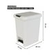 thumbnail image 3 of Cubo de Basura con Tapa AGBOX 8 Litros Color Blanco, 3 of 5