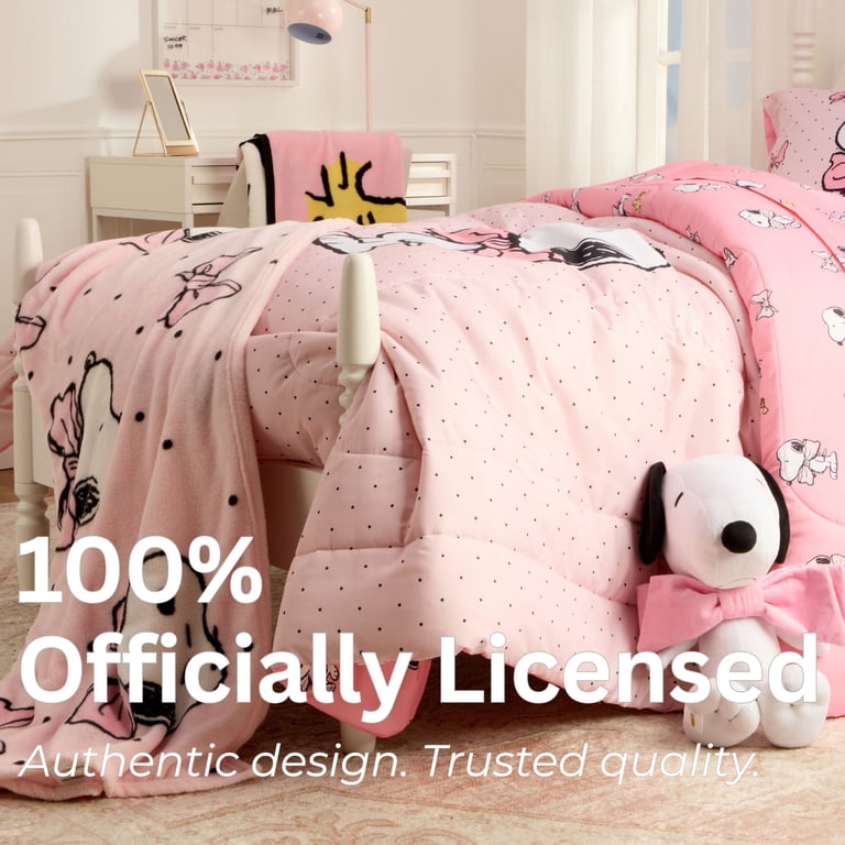 Peanuts Snoopy 4 Piece Pink Coquette Reversible Comforter