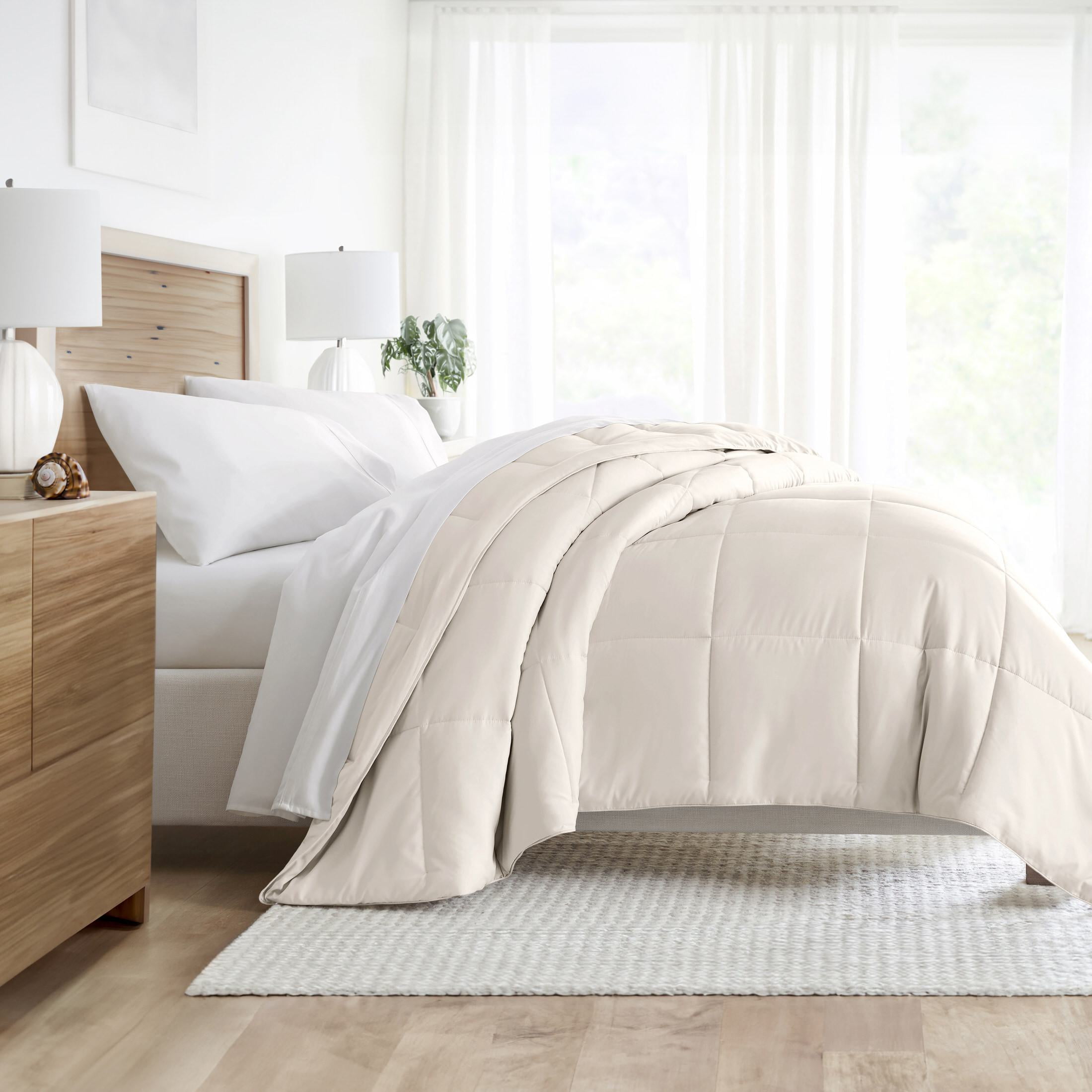 Noble Linens Ivory All Season Lightweight Down-Alternative Solid Comforter, Full/Queen